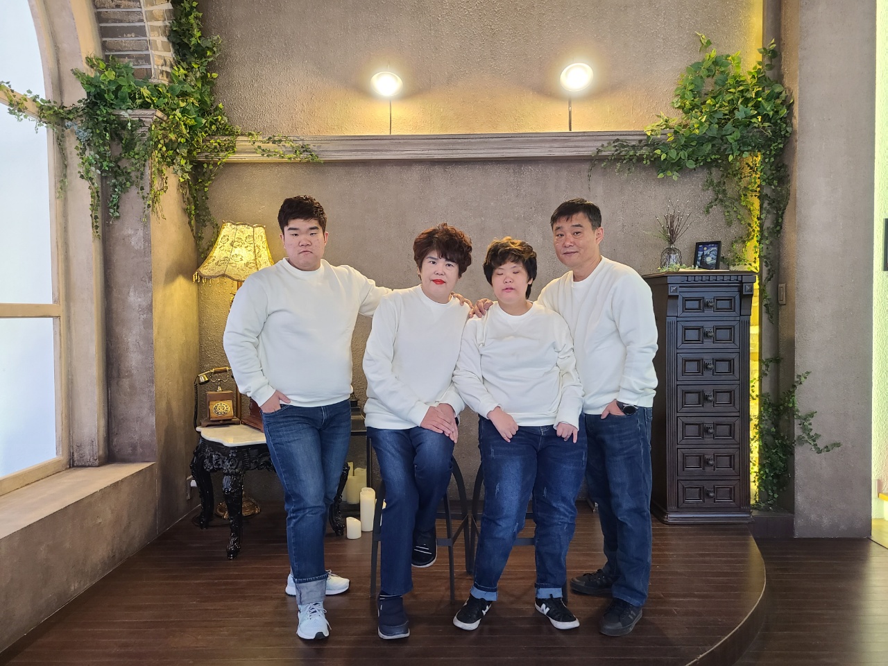 대전시 장애인복지관, 장애인 부부 리마인드 웨딩·가족사진 촬영 대전시 장애인복지관, 장애인 부부 리마인드 웨딩·가족사진 촬영