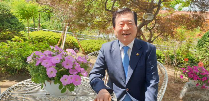 [한성일이 만난 사람]윤여웅 샤회복지법인 성재원 이사장